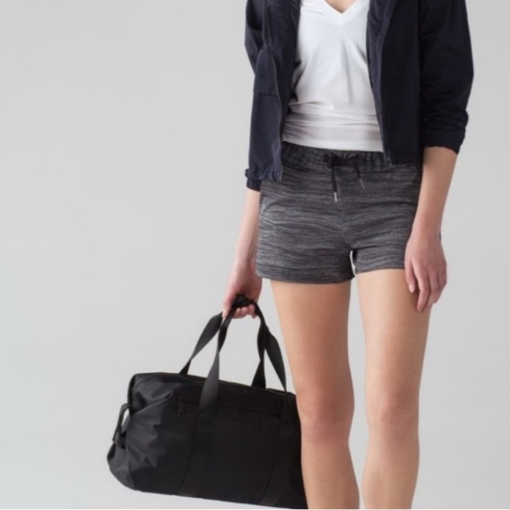 Lululemon On the Fly Short (Size 10)